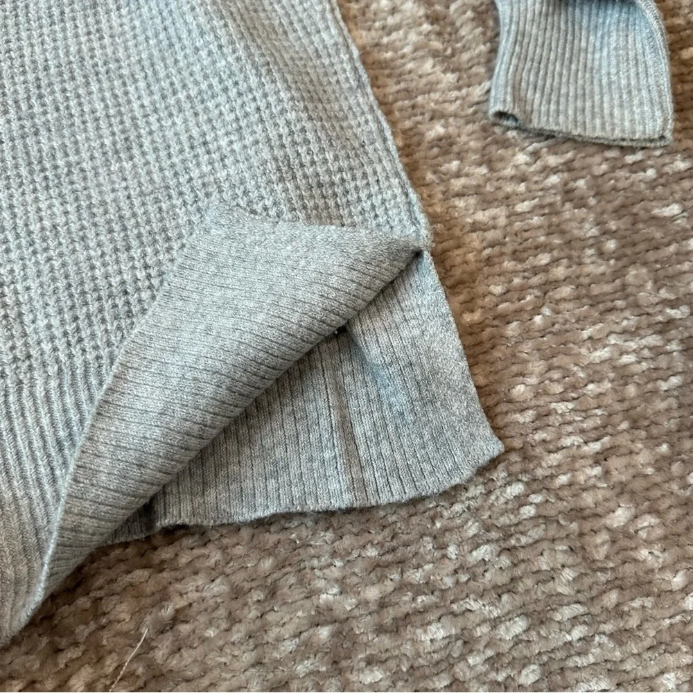 Aerie Grey Waffle Knit Crew Neck Pullover Sweater